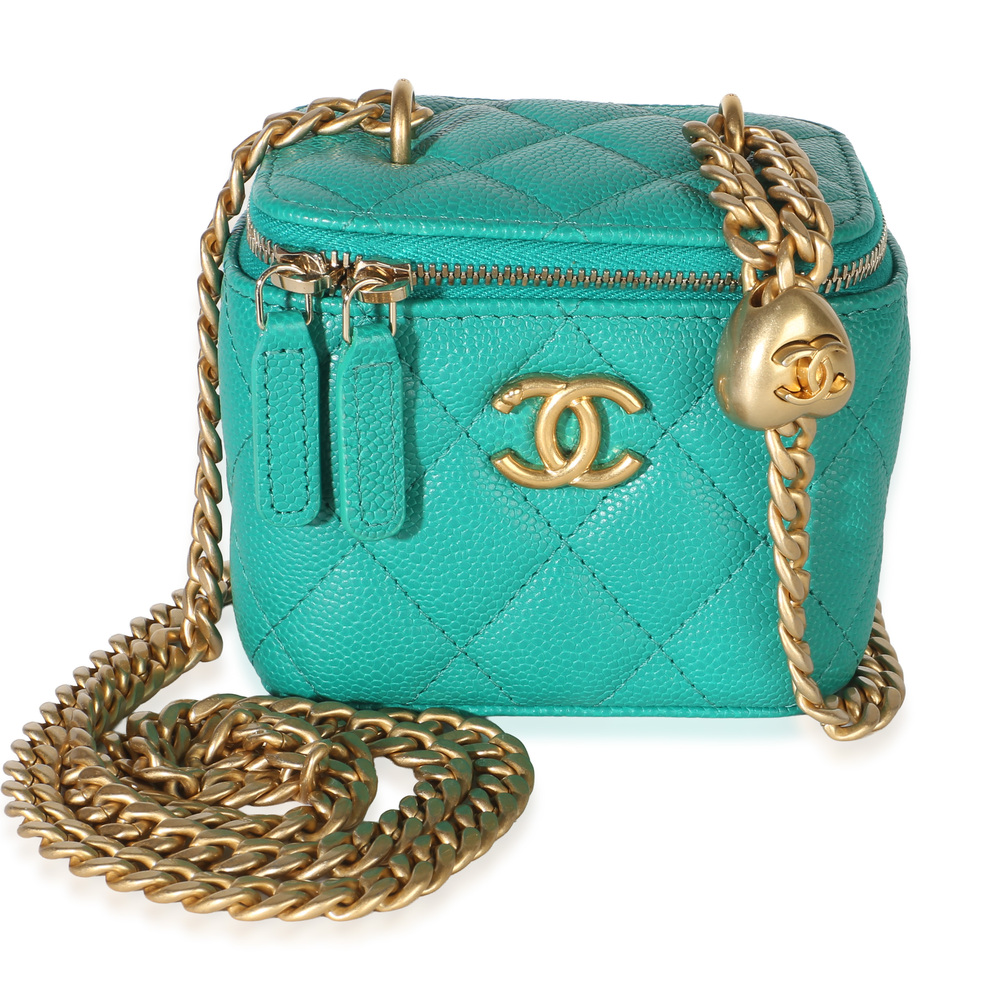 Chanel Green Quilted Caviar Sweetheart Vanity Case With Chain